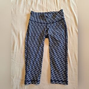 Graced by Grit women's size Small 2 tone blue cropped leggings EUC